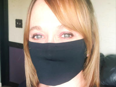 Chamberlain Alumna Megan Ledbetter with face mask